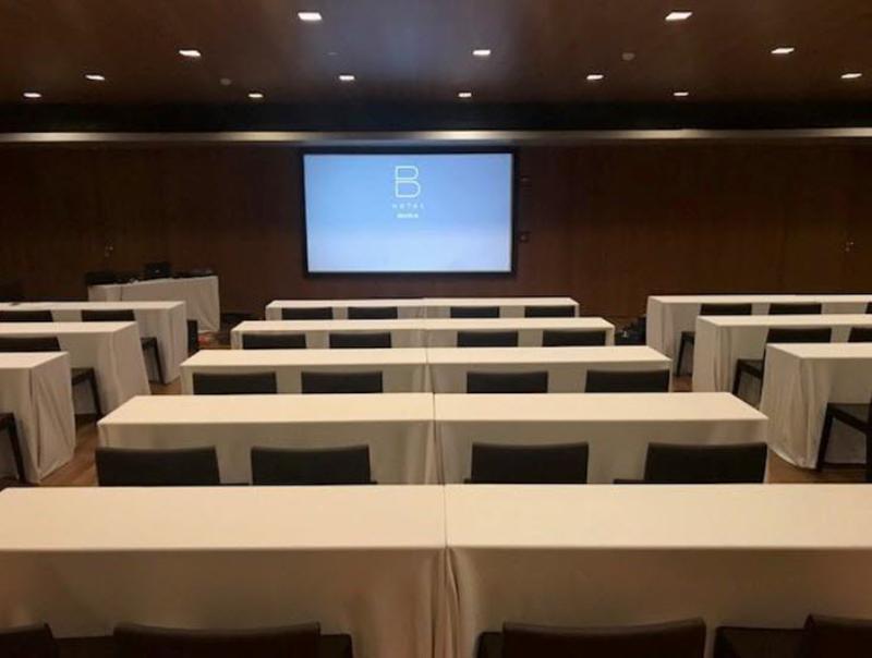 B Hotel บราซิเลีย ภายนอก รูปภาพ A typical classroom at the University of Pennsylvania